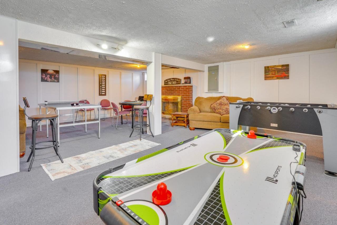 Hocking Hills Hideaway With Hot Tub And Fire Pit! Villa Logan Eksteriør bilde