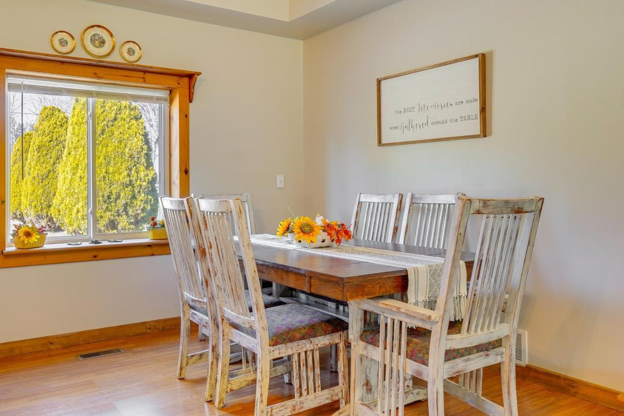 Hocking Hills Hideaway With Hot Tub And Fire Pit! Villa Logan Eksteriør bilde